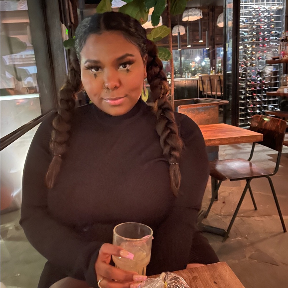 Meet your Posher, Sara